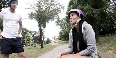Watch unapproachable siren's movie