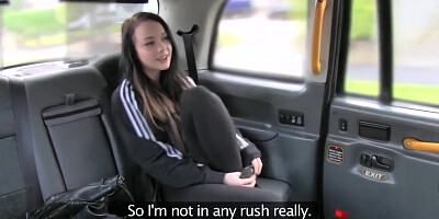 Flashing facialized teen amateur in fake taxi