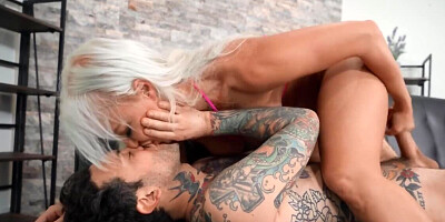 Magnificent big-assed MILF screams during hardcore pussyfuck