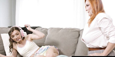 Maya Woulfe's taylor gunner smut by Mommy's Girl