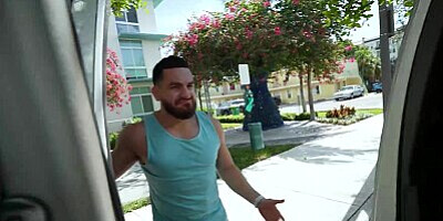 BANGBROS - Elana Bunnz Shows Off Her Insanely Hot Body That Makes Peter Green Even Hornier