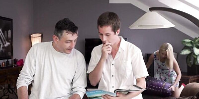 Temperament dona at old young (18+) scene