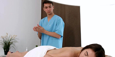 No shame with a leggy massage girl who needs D