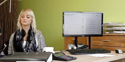 Loan4k - blonde trailer