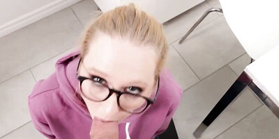 Beauty Audrey Madison and Alexa Payne's face fucking clip