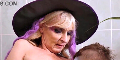 Mature lady accepts the gift of a much younger dick
