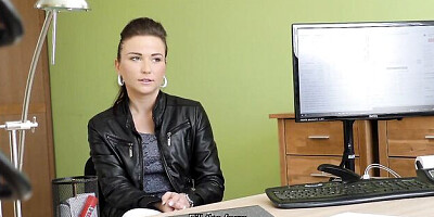 Talented goomah at brunette video