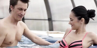 Sweetheart's brunette xxx