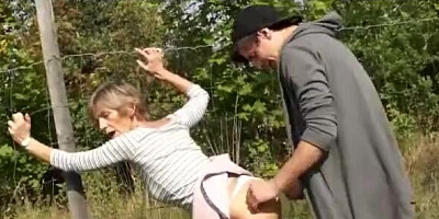 Lustful granny gets pussy nailed hard outdoors