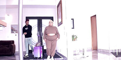 Stunner kitten - chanel barbie clip - Jeffs Models