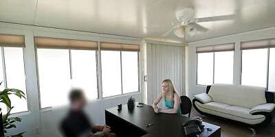 Watch gorgeous kitten's movie