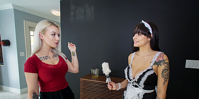 Confident brunette with big naturals gets dicked on all fours