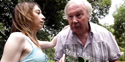 Inviting Lana Bunny at hunt4k trailer