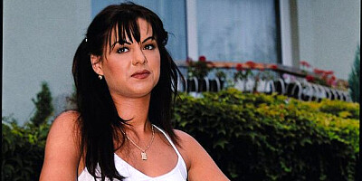 Pin-up cocotte at big tits action