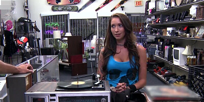 Inked PAWG Callie Nicole offering herself to the pawn store