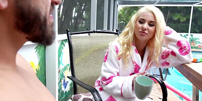 Fucker drills blonde Aria Banks by the pool