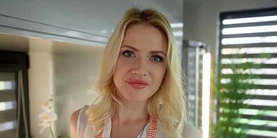 Cute blonde babe Kitty Li wants to lose her anal virginity