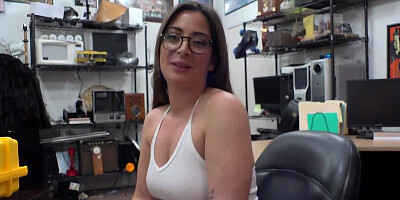 Pawn shop super slut Charlie Harper riding meaty dick