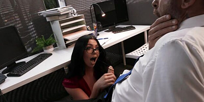 Squeaky Holly Day's oral video