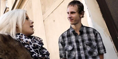 Crazy Ria's public pickups video