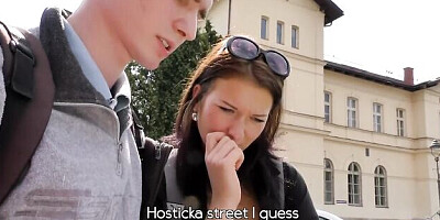 Come-hither minx at homemade dirt