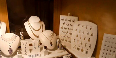 Public pickups clip with funny squeeze from Hunt4k