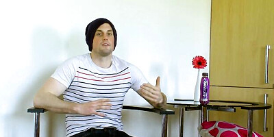 Mystery girlie at dirty talk trailer