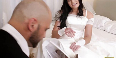 Bride trailer with notable Leane Lace from Rim4k