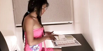 Watch sexy siren's smut