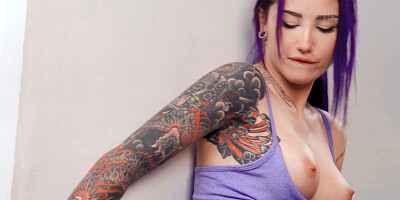 Sadie Pop & Valerica Steele are being naughty in the locker room