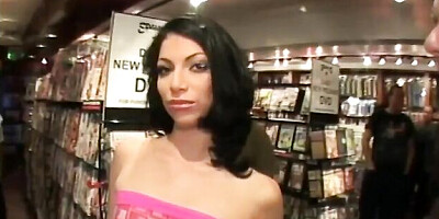 Little Lupe - cumshot video