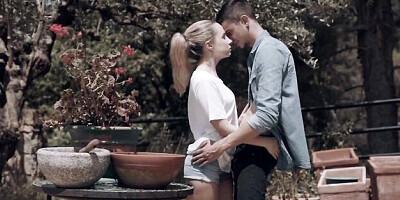 Pulchritudinous Mona Blue - creampie sex - Sex Art