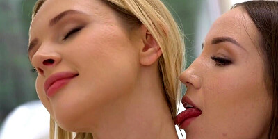 Lesbian threesome with ballerina girls that love penetration