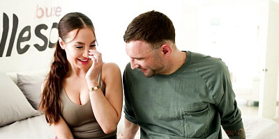 Bubbly Alex Legend and Melissa Stratton at blowjob dirt