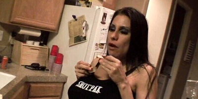 Squeeze's babe action by I Buy GFs