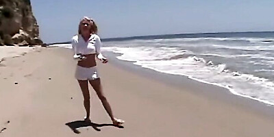 Rocking Little's babe action