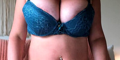 Scarlet Red Is On Webcam For You