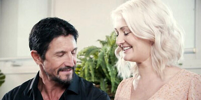 Zoe Sparx and Tommy Gunn's handjob xxx by Penthouse