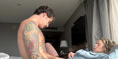 The Flesh Mechanic & Serenity Cox / Cheating wife hooks up at hotel for anal creampie