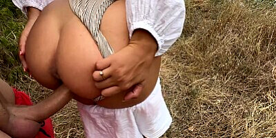 Risky outdoor fuck with girlfriend Cum on her Tits