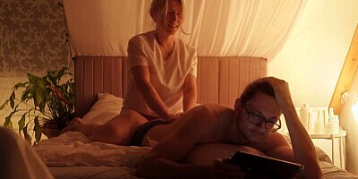 Real Couple Make Love With Jokes And Passion