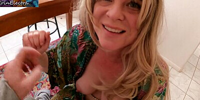 Sex at the breakfast table with stepmom