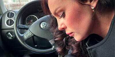 Blowjob and cum swallowing in the car. What could be better?