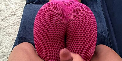 Cumshot on big Ass /rubbing cock against a sexy Ass in yoga pants/CandyLuxxx