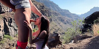 Tinder date with a beauty girl in the mountains ended with a hot fuck