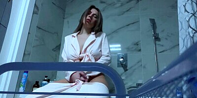 She likes to masturbate her pussy in the bathroom while no one sees