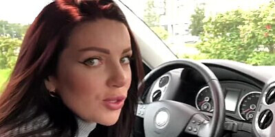 She made a blowjob in the parking lot, swallow sperm and cum in her panties