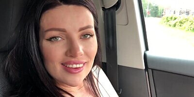 She made a blowjob in the parking lot, swallow sperm and cum in her panties