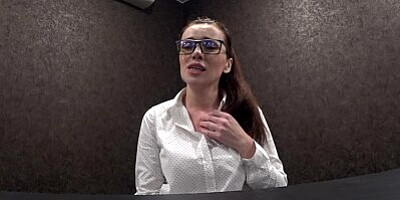 Beautiful secretary pleased angry customer with hot blowjob at reception