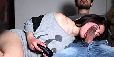 My friend's girlfriend sucks my cock to win me in FIFA (ANAL)